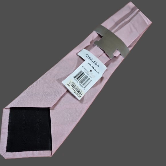 Calvin Klein 💯% Silk Tie - Picture 3 of 6